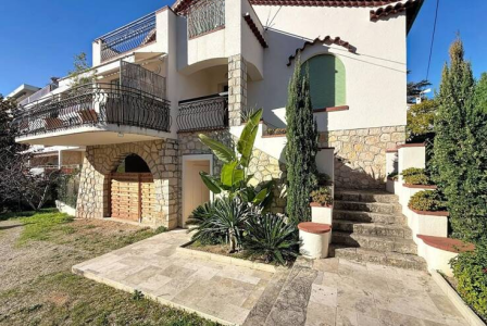 Квартира за 245 000 евро в Каннах, Франция