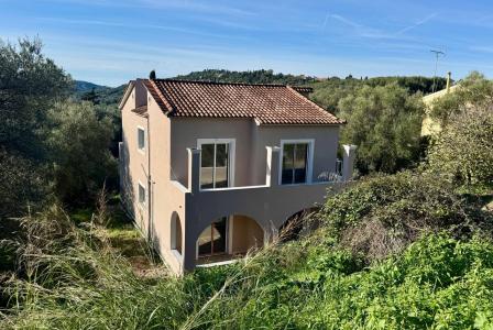 Отель, гостиница за 320 000 евро на Корфу, Греция