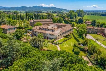 Апартаменты за 295 000 евро в Кортоне, Италия