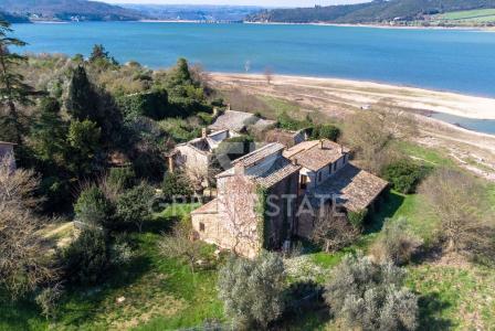 Дом за 773 000 евро в Баски, Италия