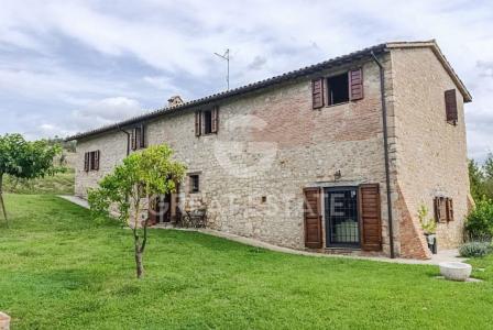 Дом за 380 000 евро в Тоди, Италия