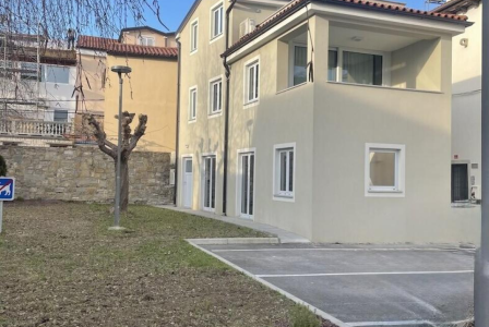 Дом за 705 000 евро в Копере, Словения