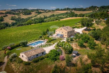 Дом за 2 200 000 евро в Фермо, Италия