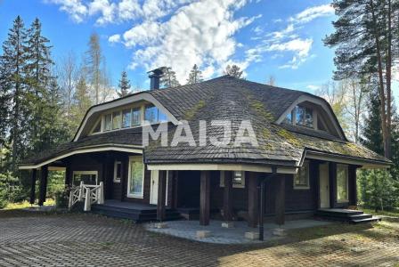 Дом за 590 000 евро в Латвии