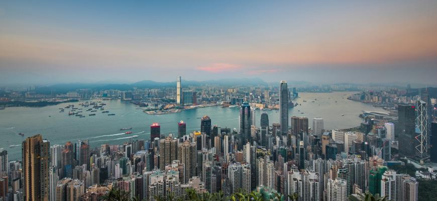 Гонконг снова открывает программу «золотых виз»