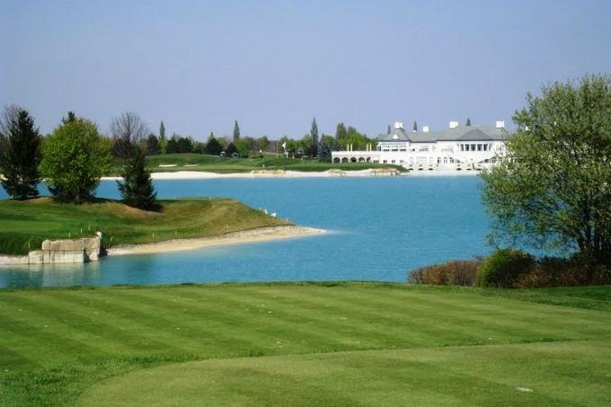 гольф-клуб Фонтана озеро