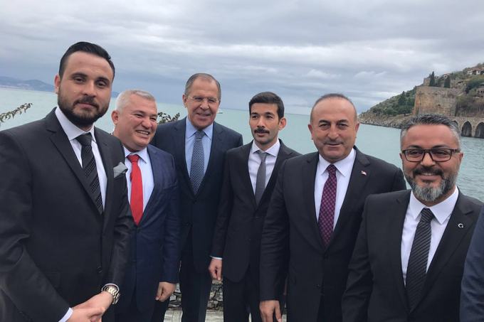 Президент компании RestProperty Нихат Туфан сегодня встретился с министрами иностранных дел России и Турции, Сергеем Лавровым и Мевлютом Чавушоглу.