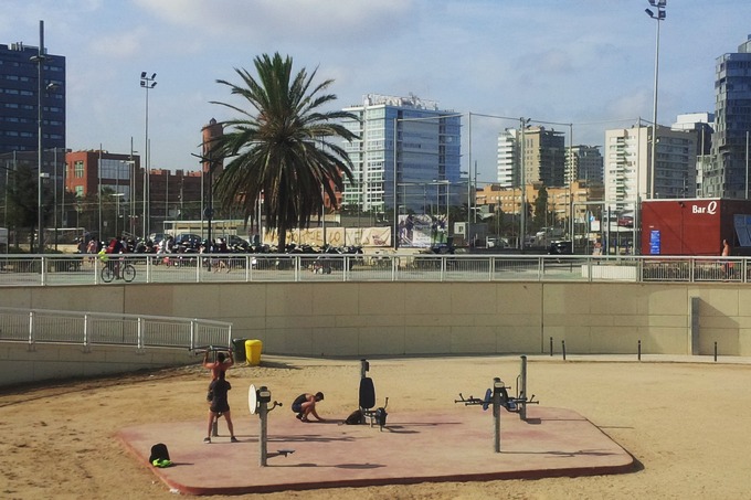 Тренажеры на пляже в Испании
