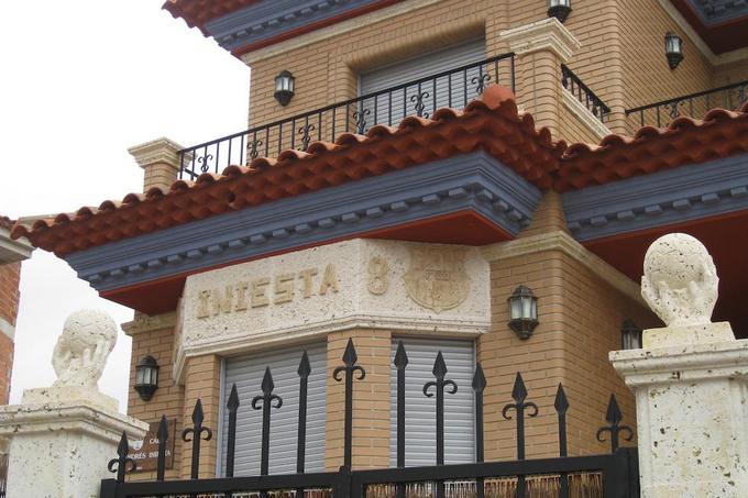 дом Иньесты в Испании