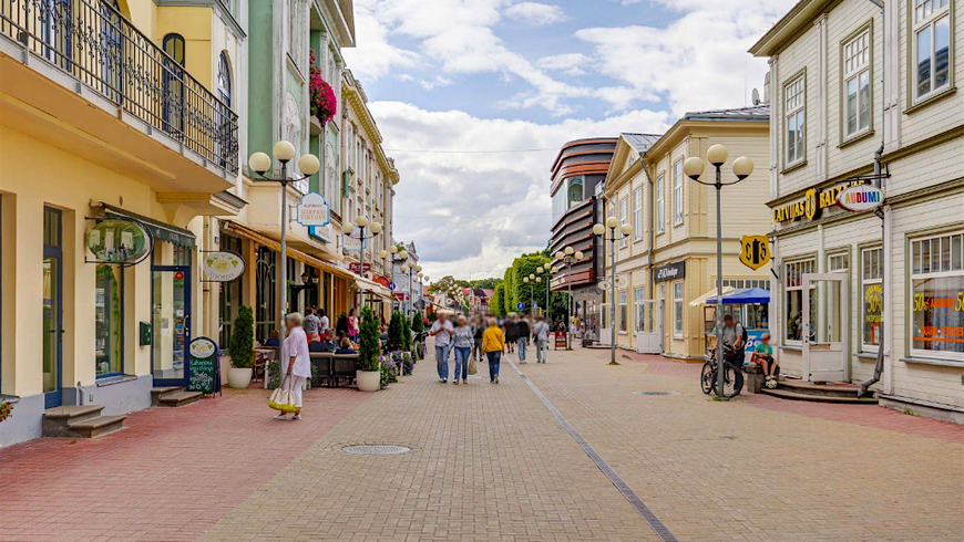 Юрмала улица Йомас Латвия развлечения магазины шоппинг прогулки досуг отдых курорт