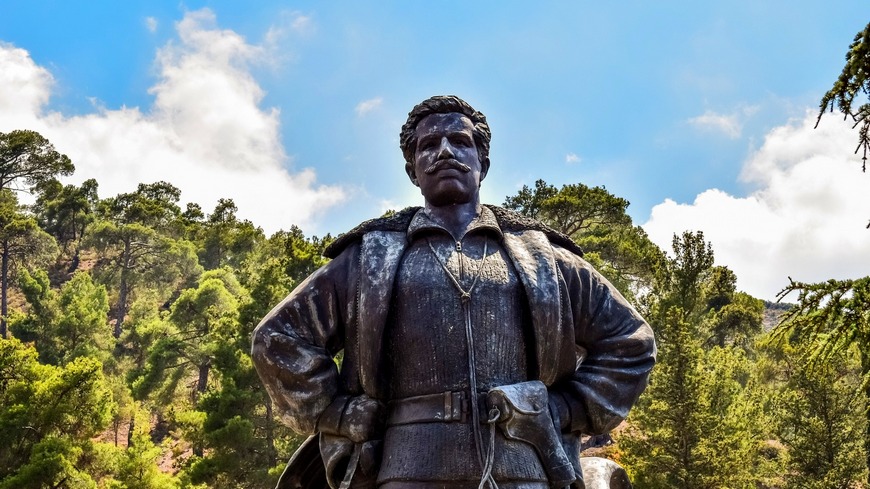 Памятник Григорису Афксентиу, Махерас, Кипр