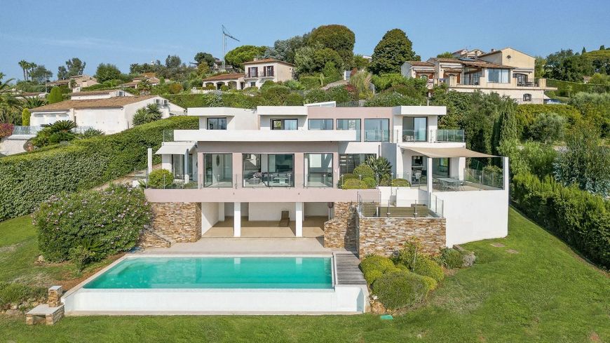 Вилла на Лазурном Берегу